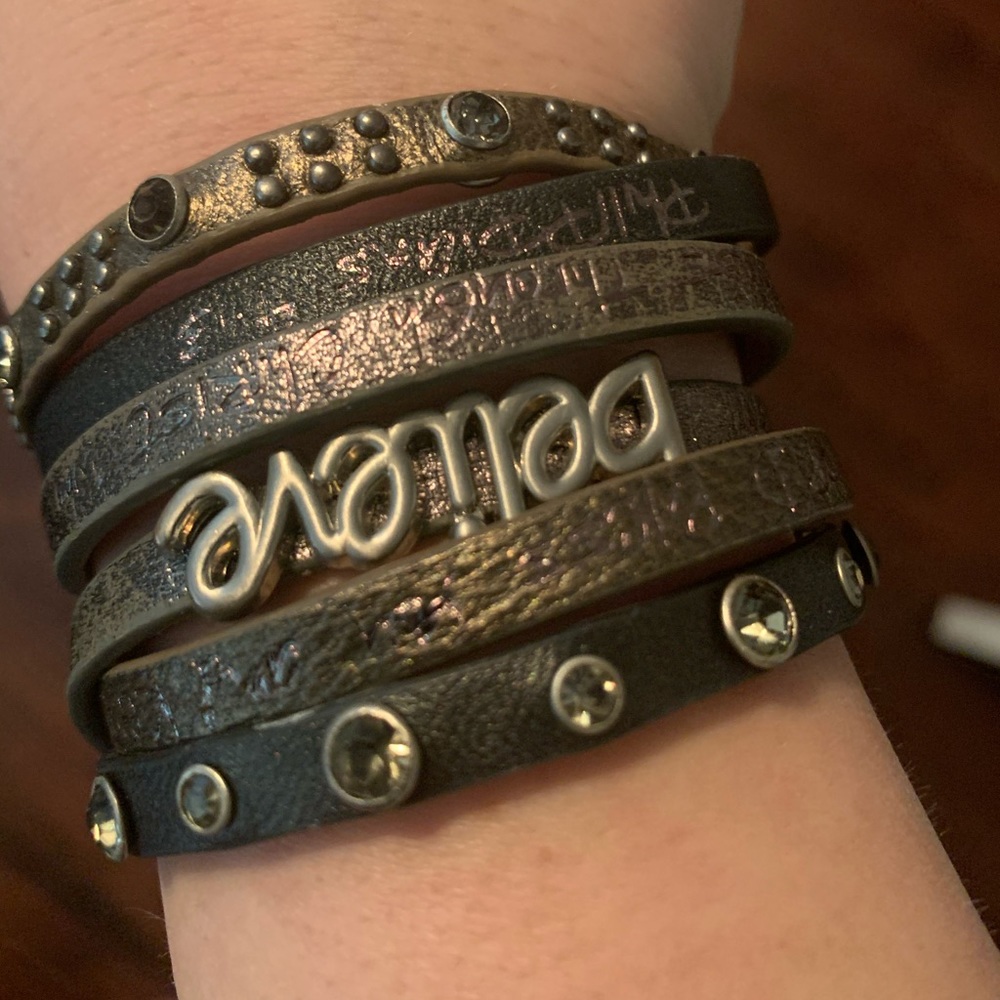 ✨🎀 BELIEVE strappy Leather CUFF bracelet… jewels bling shimmer snaps EUC